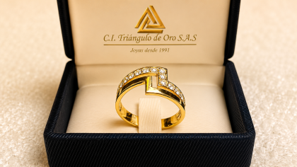 Anillo En Oro Amarillo 18K Con Diamantes