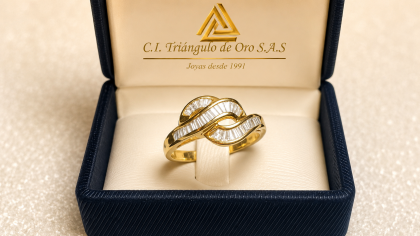 Anillo En Oro Amarillo 18K Con Diamantes