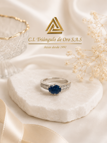 Anillo En Oro Blanco 18K Con Zafiro y Diamantes