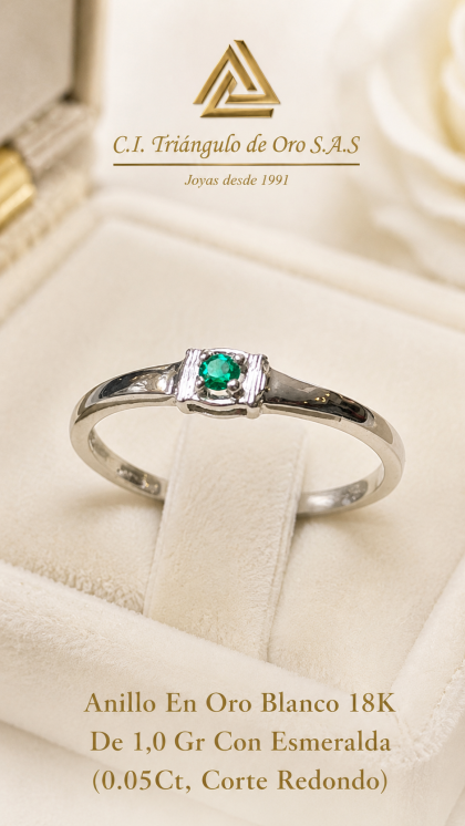 Anillo En Oro Blanco 18K Con Esmeralda