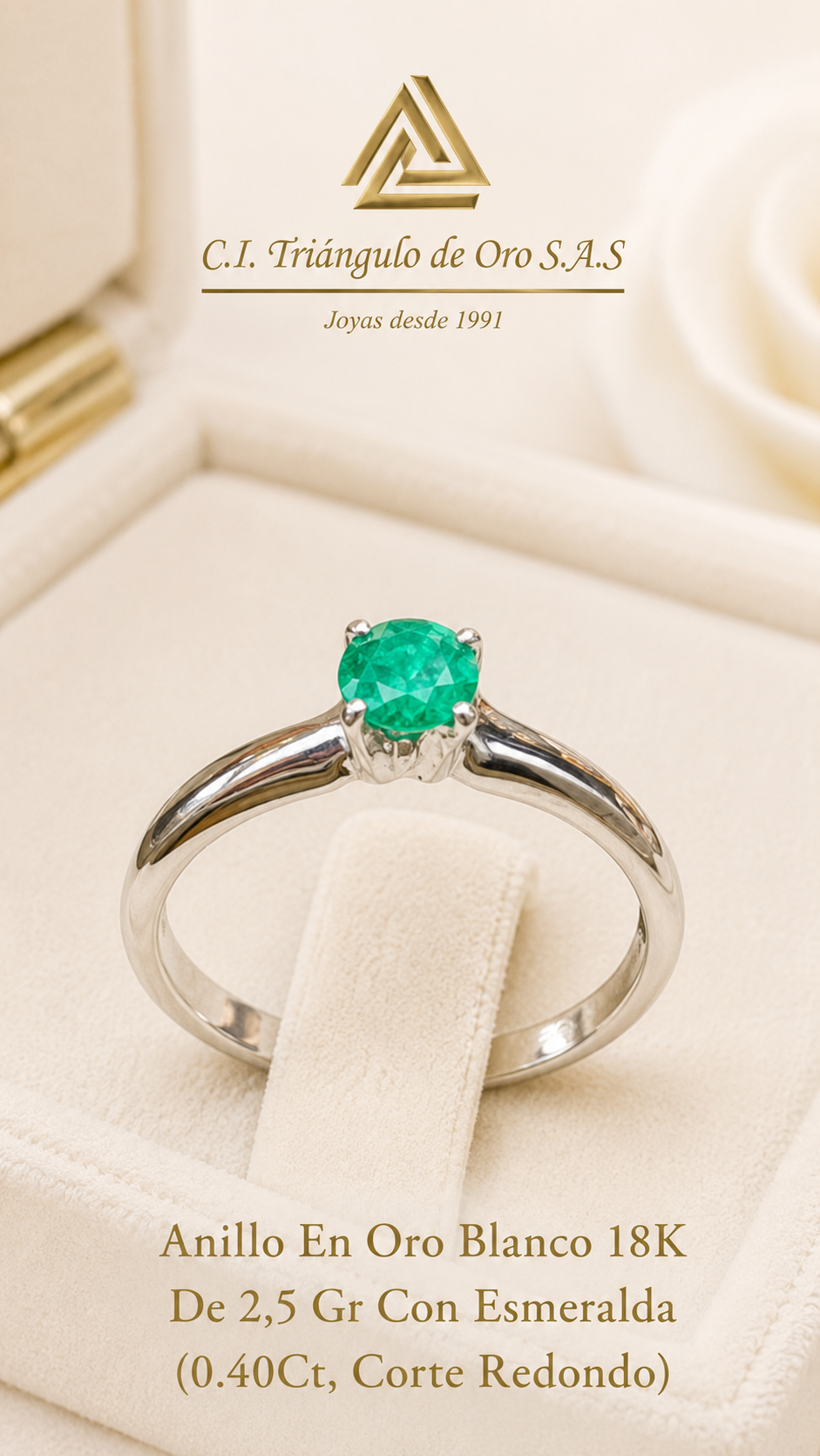 Anillo En Oro Blanco 18K Con Esmeralda