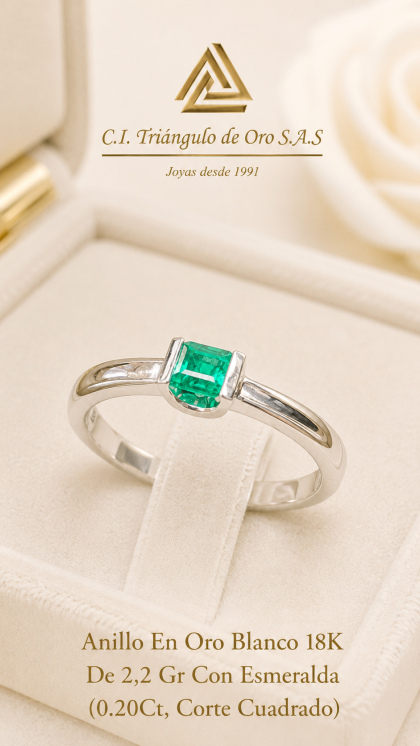 Anillo En Oro Blanco 18K Con Esmeralda