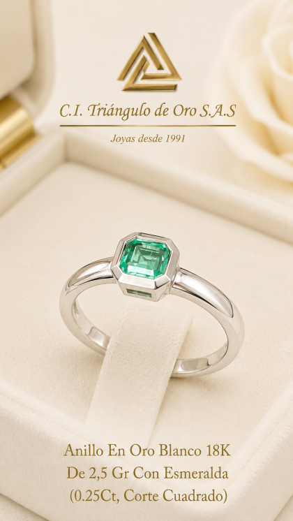 Anillo En Oro Blanco 18K Con Esmeralda