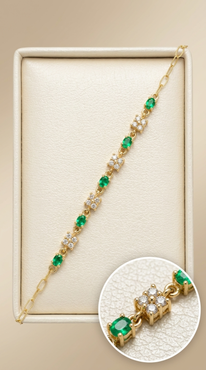 Pulsera En Oro Amarillo 18K Tejido Clip Con Esmeraldas y Diamantes