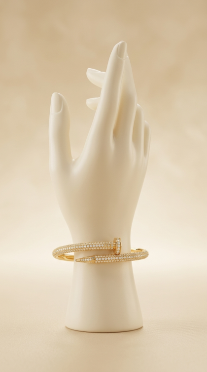 Aro En Oro Amarillo 18K Diseño Clavo Con Circones