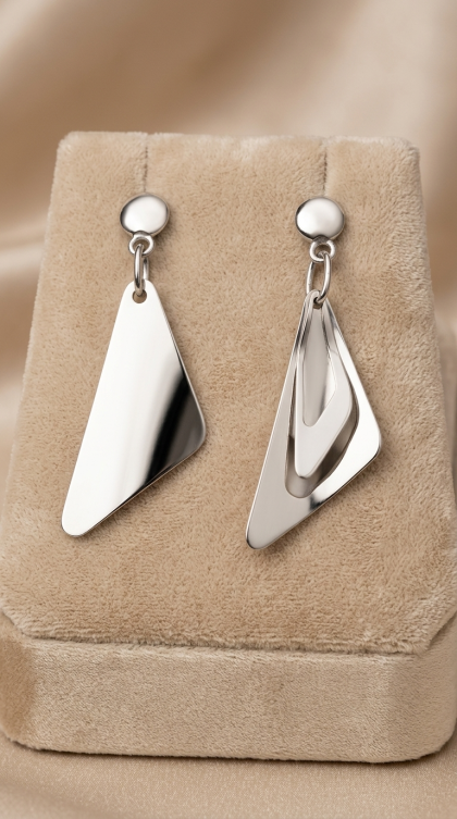 Aretes en oro blanco 18K