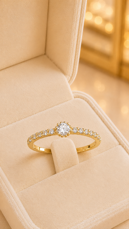 Anillo en oro amarillo 18K con Circon