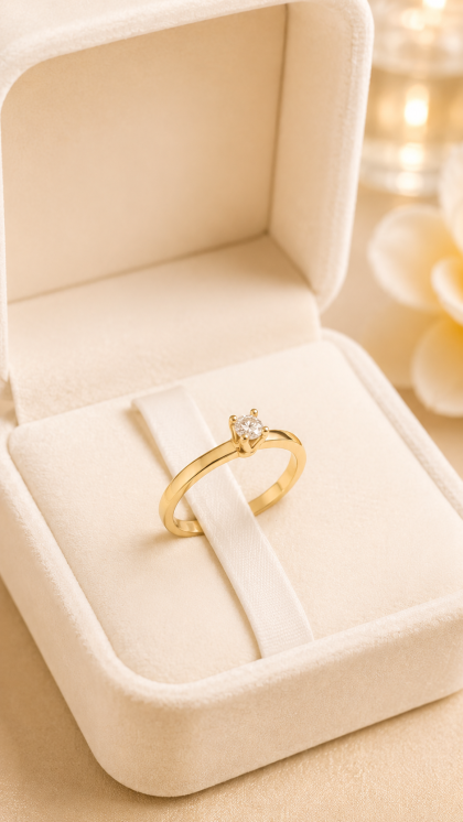 Anillo en oro amarillo 18K con Diamante
