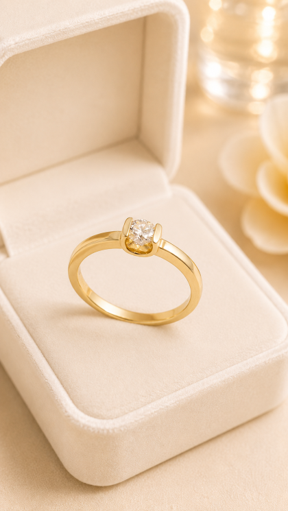 Anillo en oro amarillo 18K con Diamante