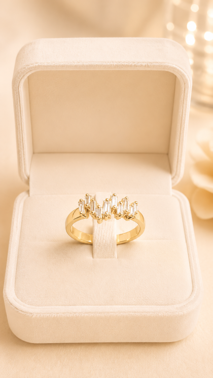 Anillo en oro amarillo 18K con Diamantes