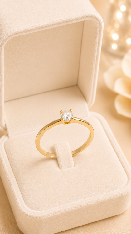 Anillo en oro amarillo 18K con Diamante