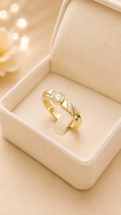 Anillo en oro amarillo 18K con Diamante