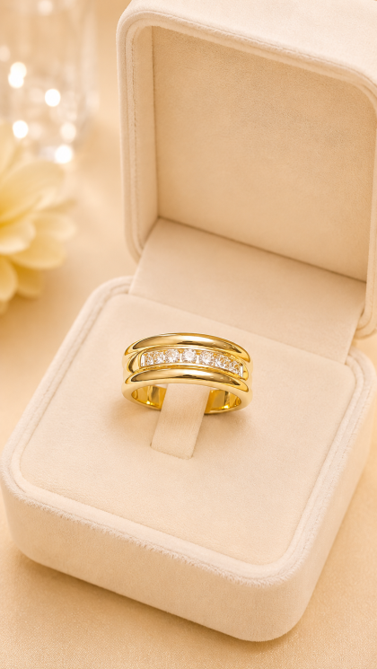 Anillo en oro amarillo 18K con Diamantes
