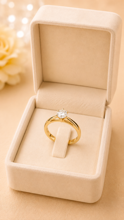 Anillo en oro amarillo 18K con Diamante