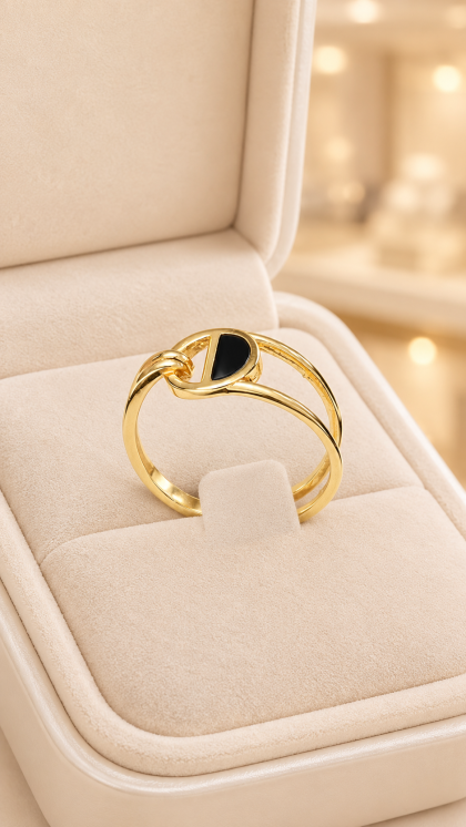 Anillo en oro amarillo 18K con Onix