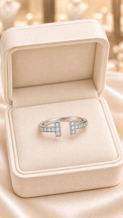 Anillo en oro blanco 18K con Diamante