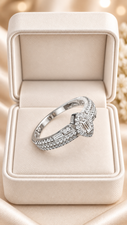 Anillo en oro blanco 18K con Diamantes