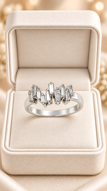 Anillo en oro blanco 18K con Diamantes