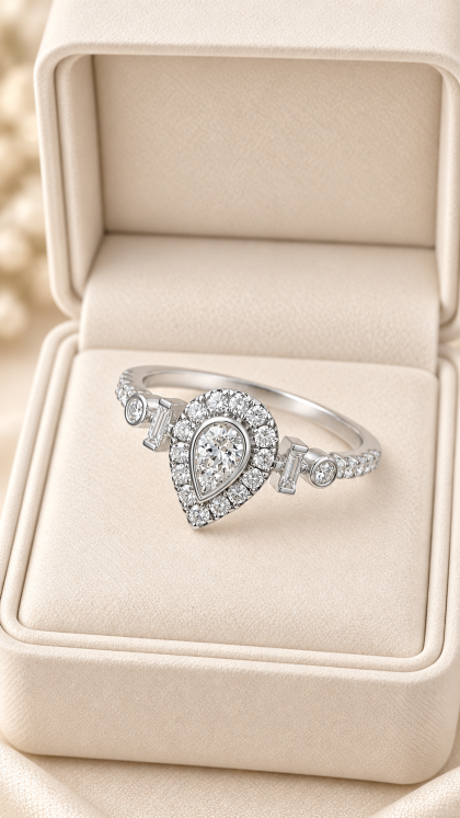 Anillo en oro blanco 18K con Diamantes