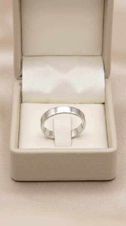 Argolla en oro blanco 18K