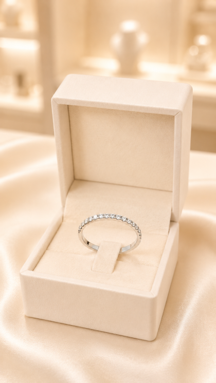 Argolla en oro blanco 18K con Diamantes