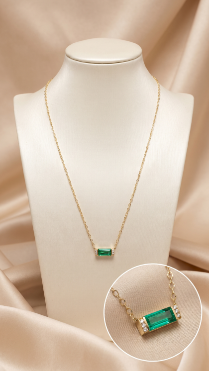 Gargantilla en oro amarillo 18K con Esmeralda y Diamantes