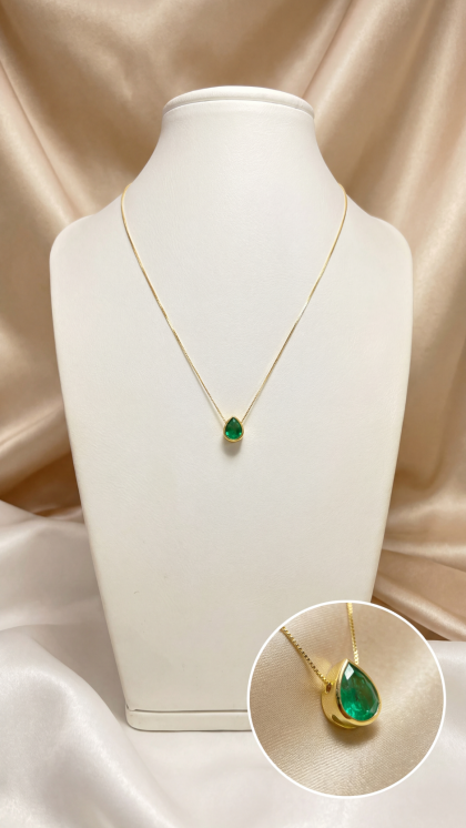 Gargantilla en oro amarillo 18K con Esmeralda