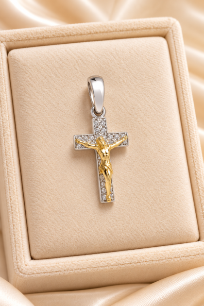 Dije Crucifijo en Oro Combinado 18K con Circones