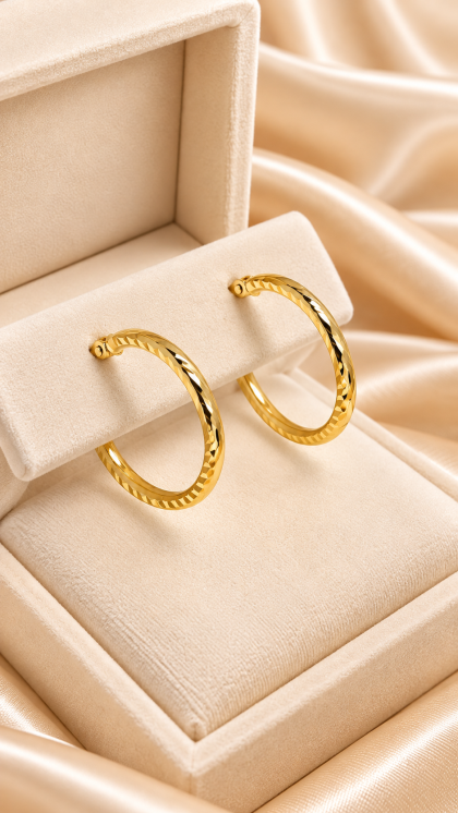 Candongas En Oro Amarillo 18K Silueta Fina Facetada