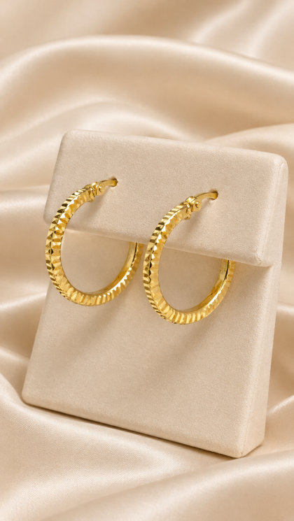Candongas En Oro Amarillo 18K Textura Facetada Diamantada