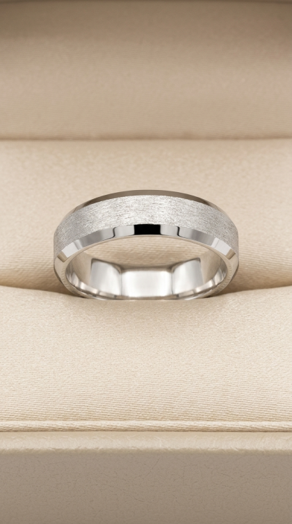 Argolla en oro blanco 18K